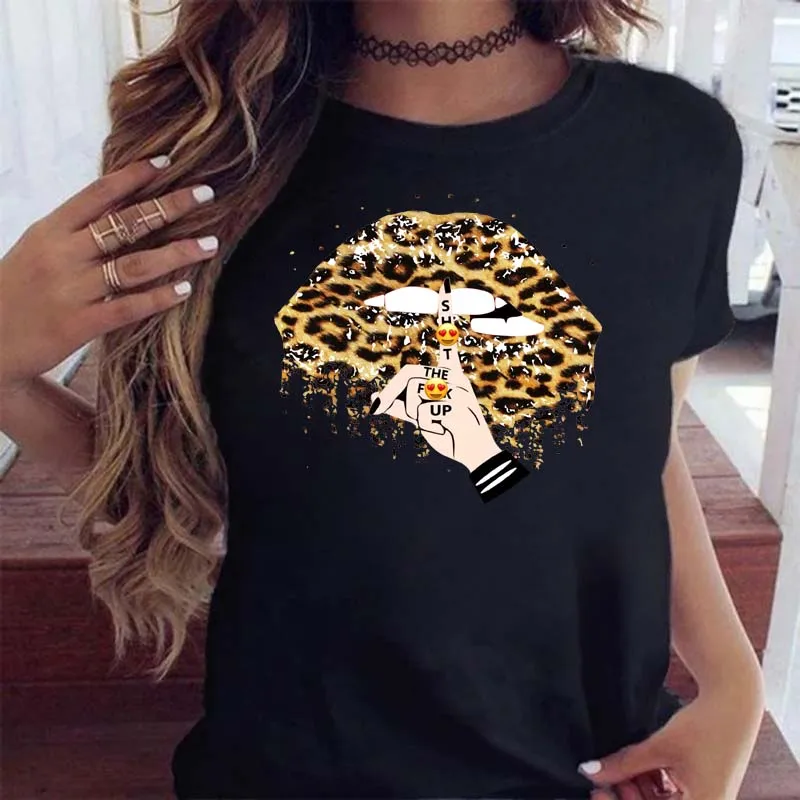

Женская футболка с леопардовым принтом, с принтом в виде губ