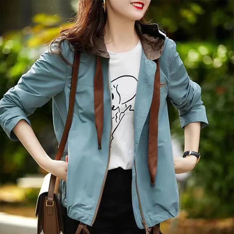 

Women's Coat 2022 Spring Autumn New Female Outerwear Slim Fit Thin Simple Leisure Jacket Hooded Short Light Trench Coats