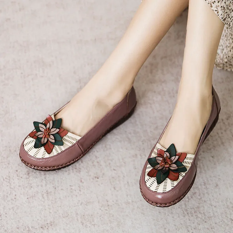 

2022 Soft Genuine Leather Flat Shoes Slip on Women Flats with Flowers Ladies Shoes Women Designers Loafers Shoes for Women