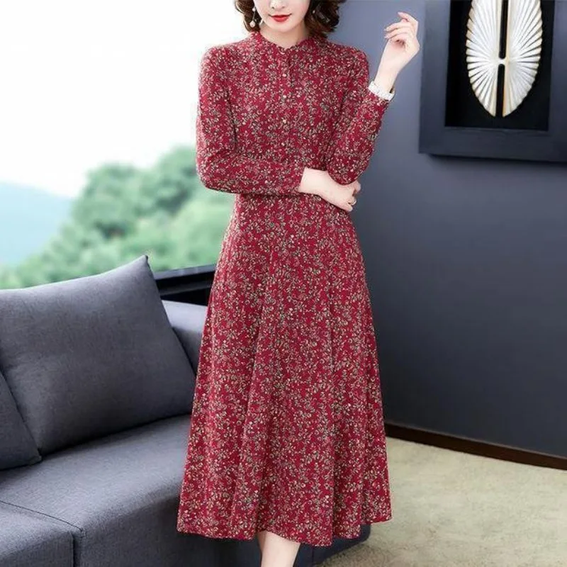 Рисунок 4 - Женский пуловер с воротником-стойкой