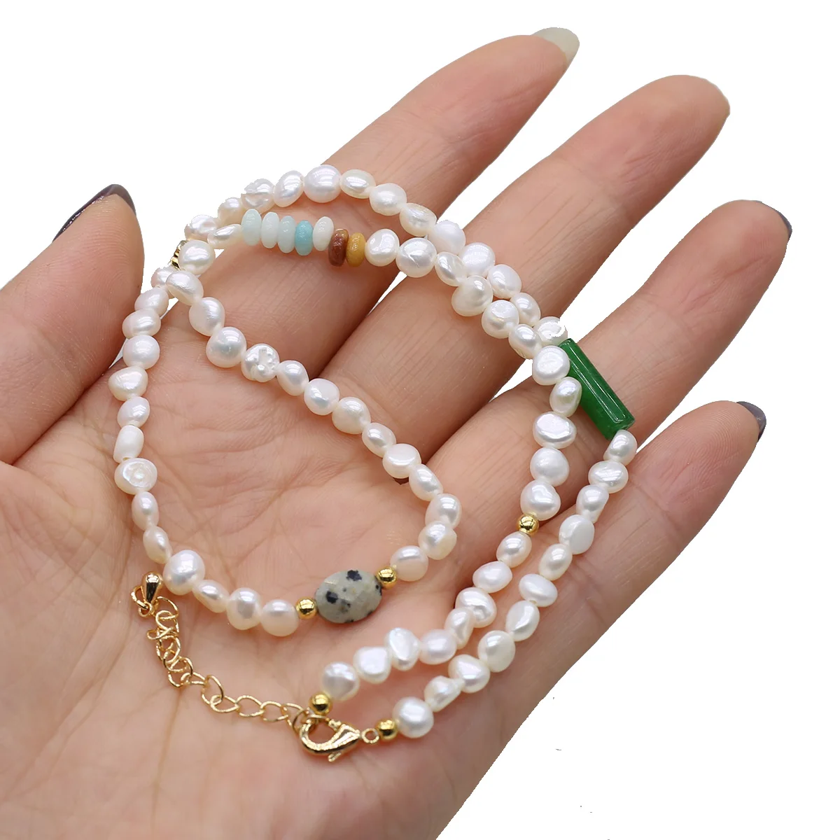 

Natural Freshwater Flat Pearl Beads Stone Pendant Interspersed with Irregular Bohemia Necklace for Women Charm Jewelry Gift