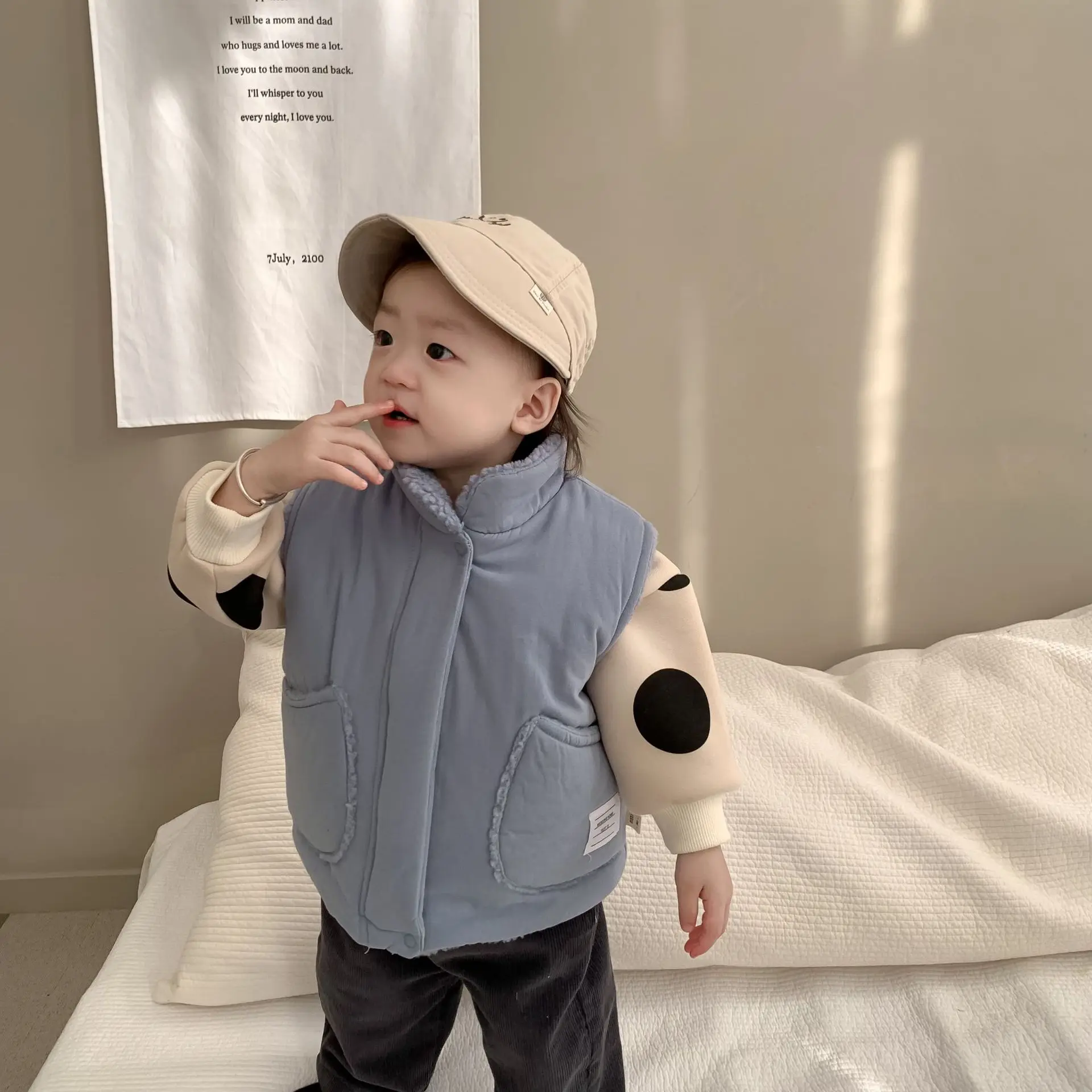 Зимний теплый жилет без рукавов для малышей