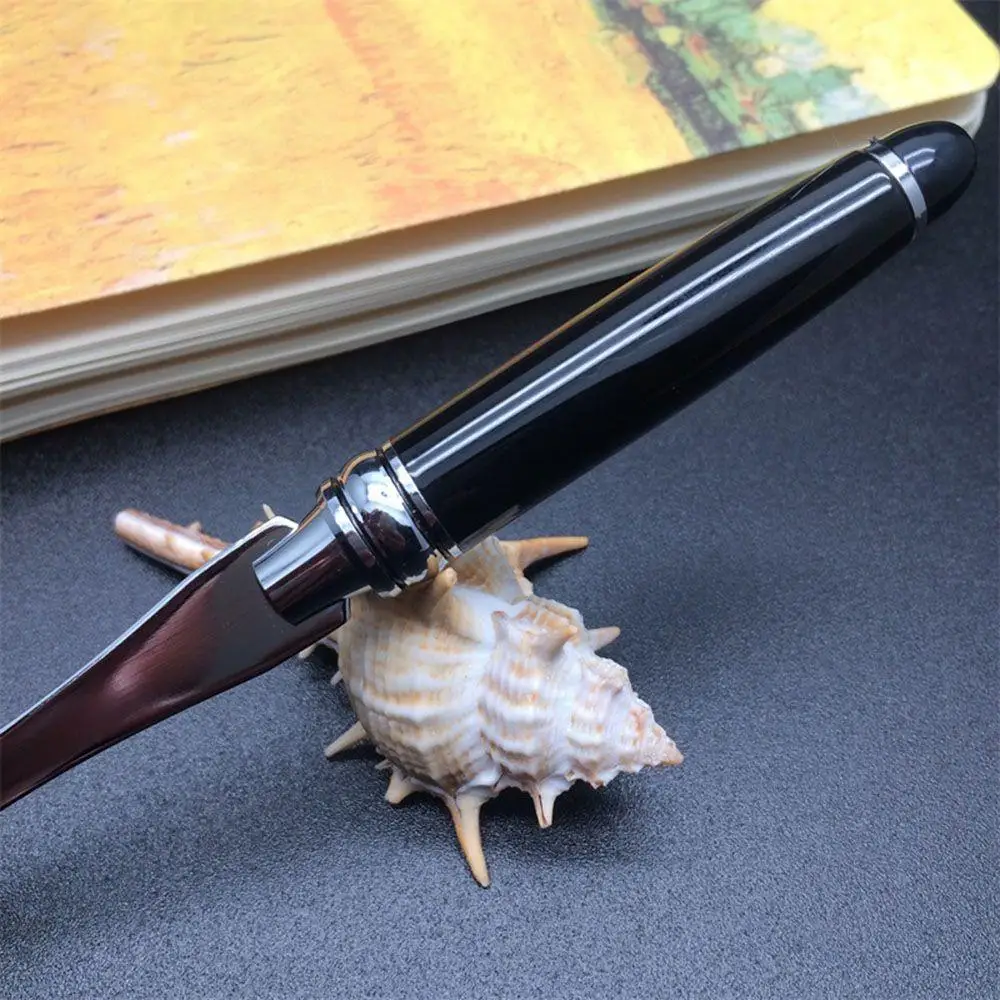 Рисунок 2 - Новинка 2022, черная открывалка для букв