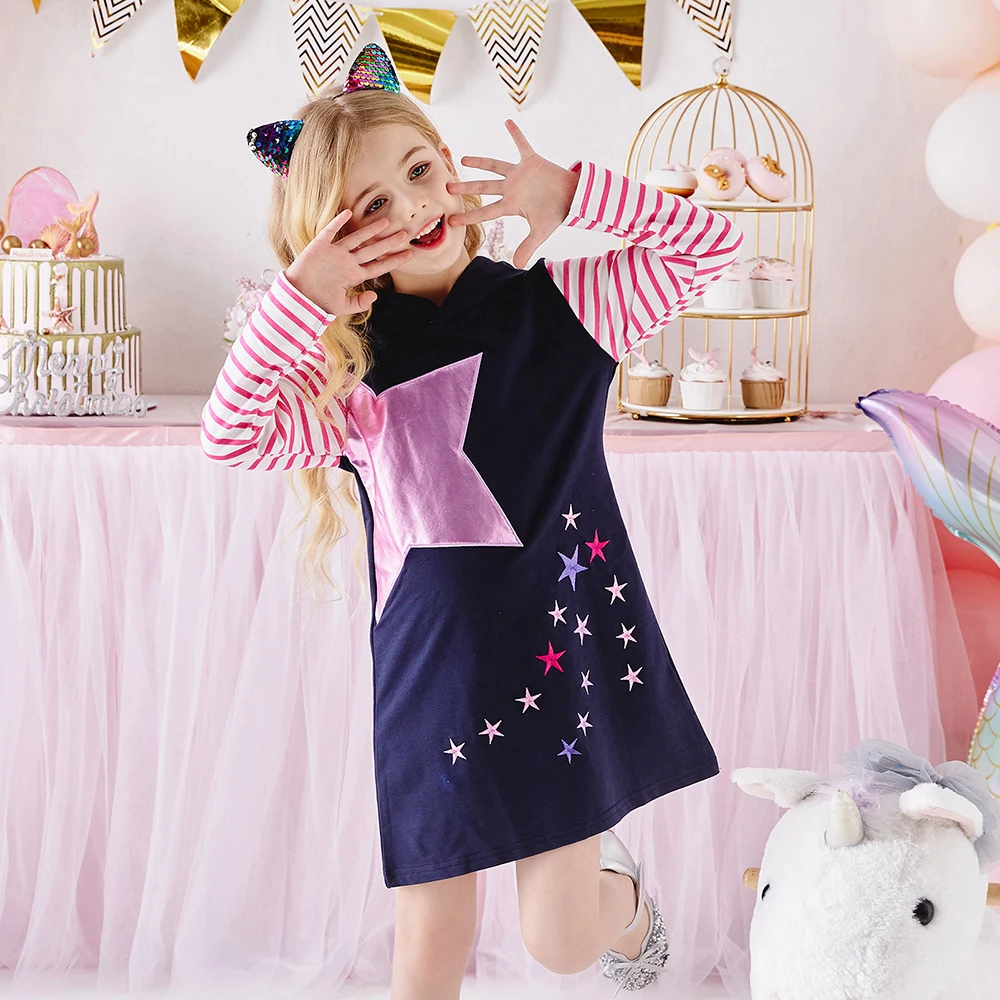 Хлопковое платье с капюшоном и длинным рукавом в полоску