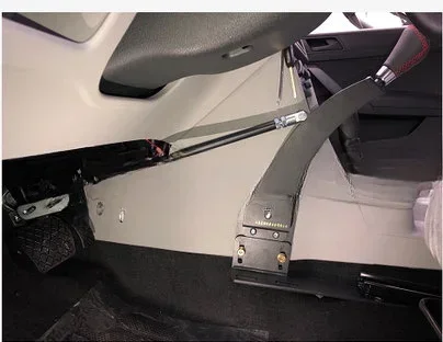 Тормоз и дроссельная заслонка для инвалидов ручное управление