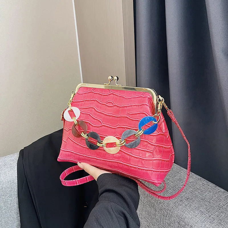 Women's Autumn 2022 Fashion New Shoulder Messenger Bag Popular Bag Female Acrylic Chain Clamp Shell Bag