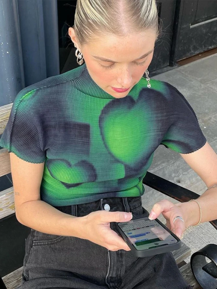 

2022 Gradient Heart Print Slim Grunge T-Shirts Women Retro Green Vintage Casual Summer Tops Turtleneck Short Sleeve Crop Tee
