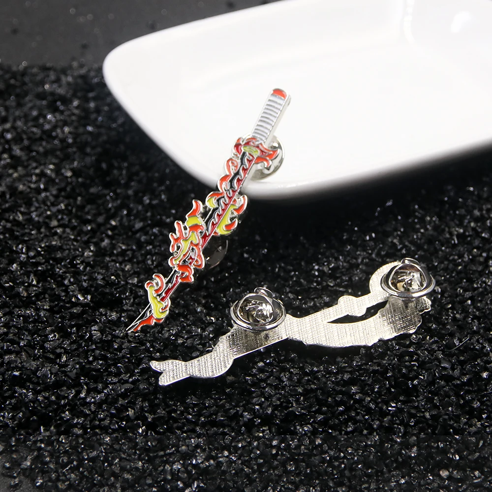 Брошь на лацкан в стиле аниме рассекающий демонов Ювелирное Украшение с