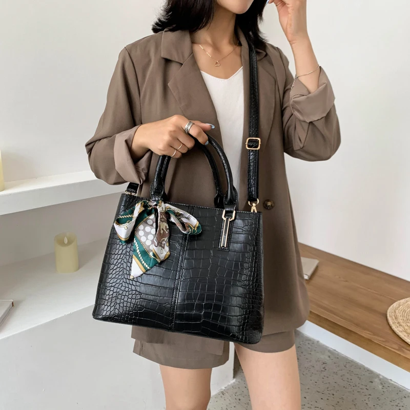 2022 высококачественные кожаные женские сумки из искусственной кожи на плечо