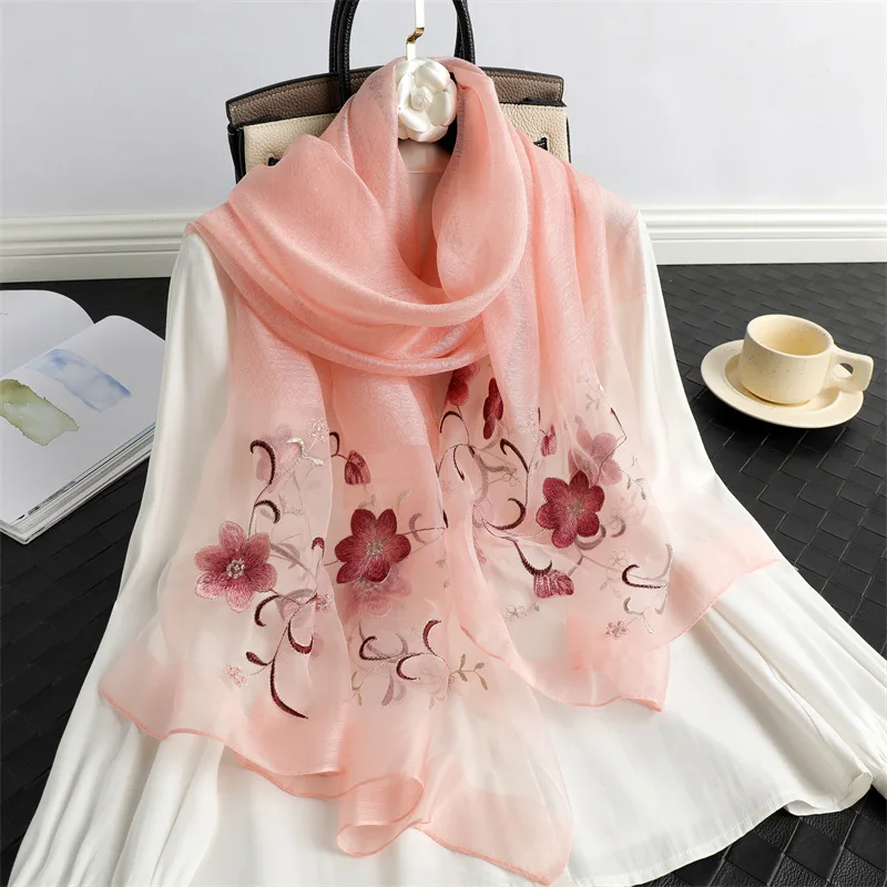 

2023 Luxury Brand Women Silk Wool Scarf Embroidery Scarves Summer Lady Shawl and Wraps Foulard Female Headkerchief Hijab Bandana