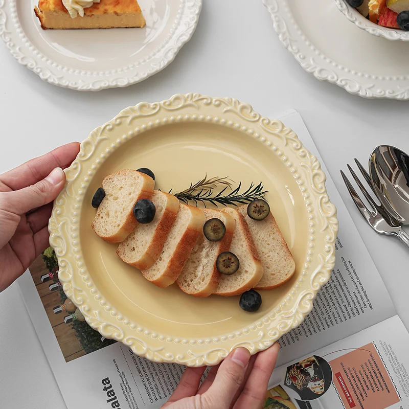 

7 ~ 8 дюймов бытовая керамическая тарелка с французским рельефом, новая однотонная посуда для детей и взрослых, ретро круглая кремовая посуда для столовой в стиле вестерн