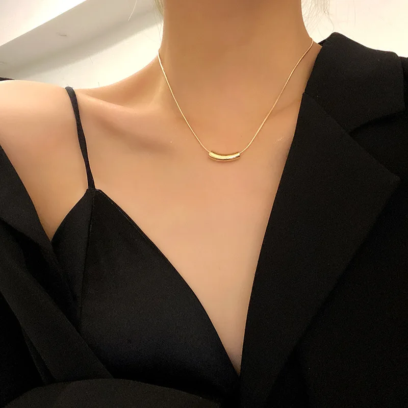 

Fashion Personality Trend Necklace Net Red Fashion Niche Curved Pendant Design Sense of Temperament Everything with Necklaces
