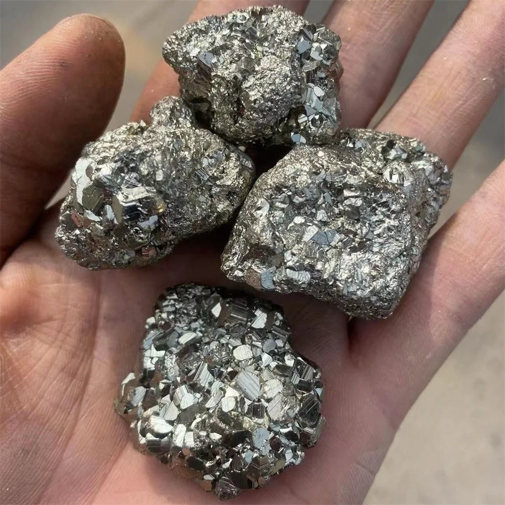 Натуральный пирит кластер