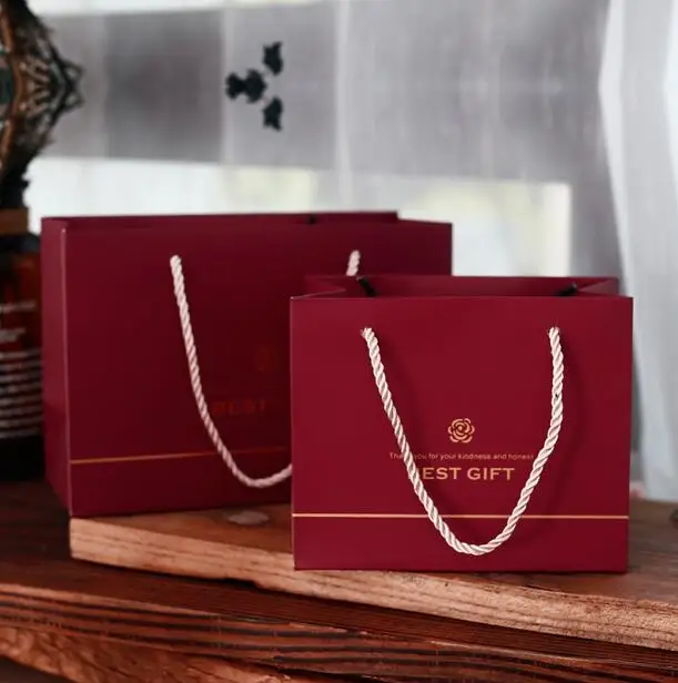 

30Pcs Creative Burgundy BEST GIFT Wedding Favors Gift Bags Handbag Paper Bag For Holding Gift Box / Candy Box
