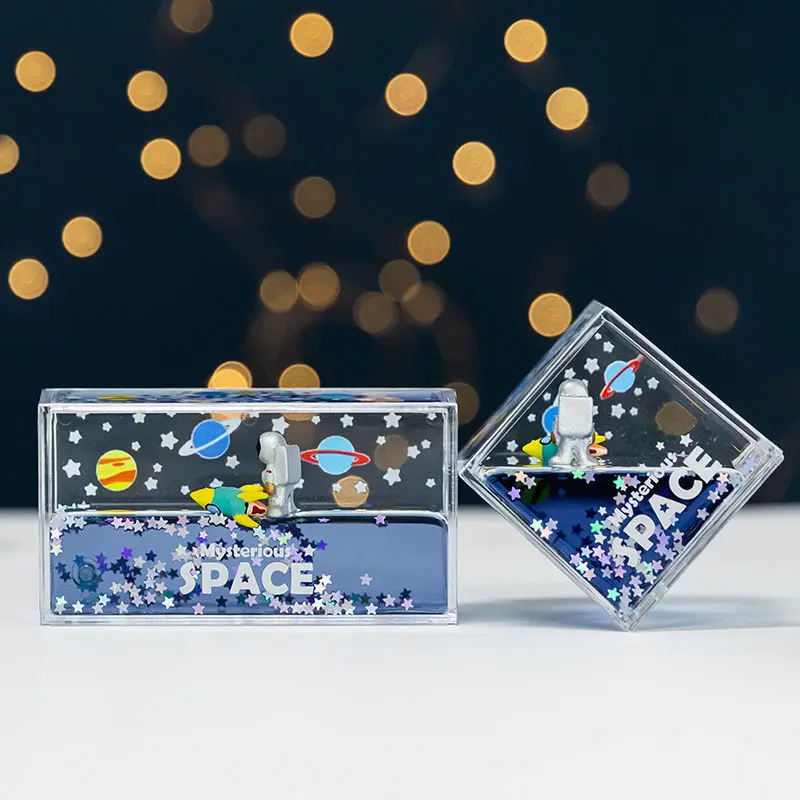 

Creative astronaut liquid drifting floating ornament astronaut living room home decoration birthday gift graduation gift