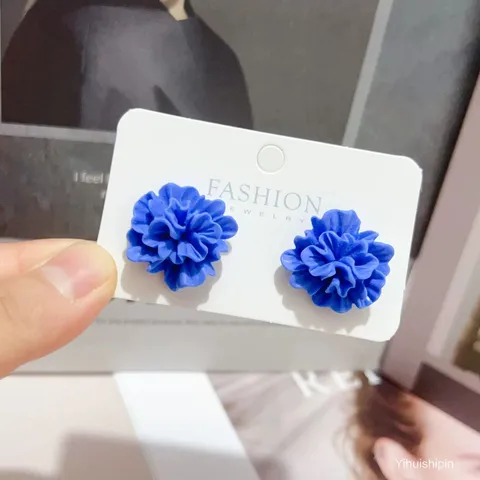 Серебряные серьги с цветком камелии