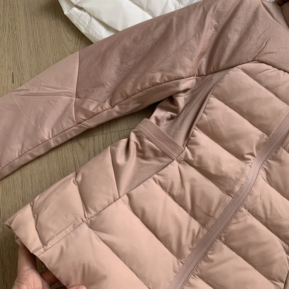 Women's Ultra Light Down Jacket 90% White Duck Female Slim Fit Yoga Lulu Trendy Portable Hoodie Outwear Coats DJ03