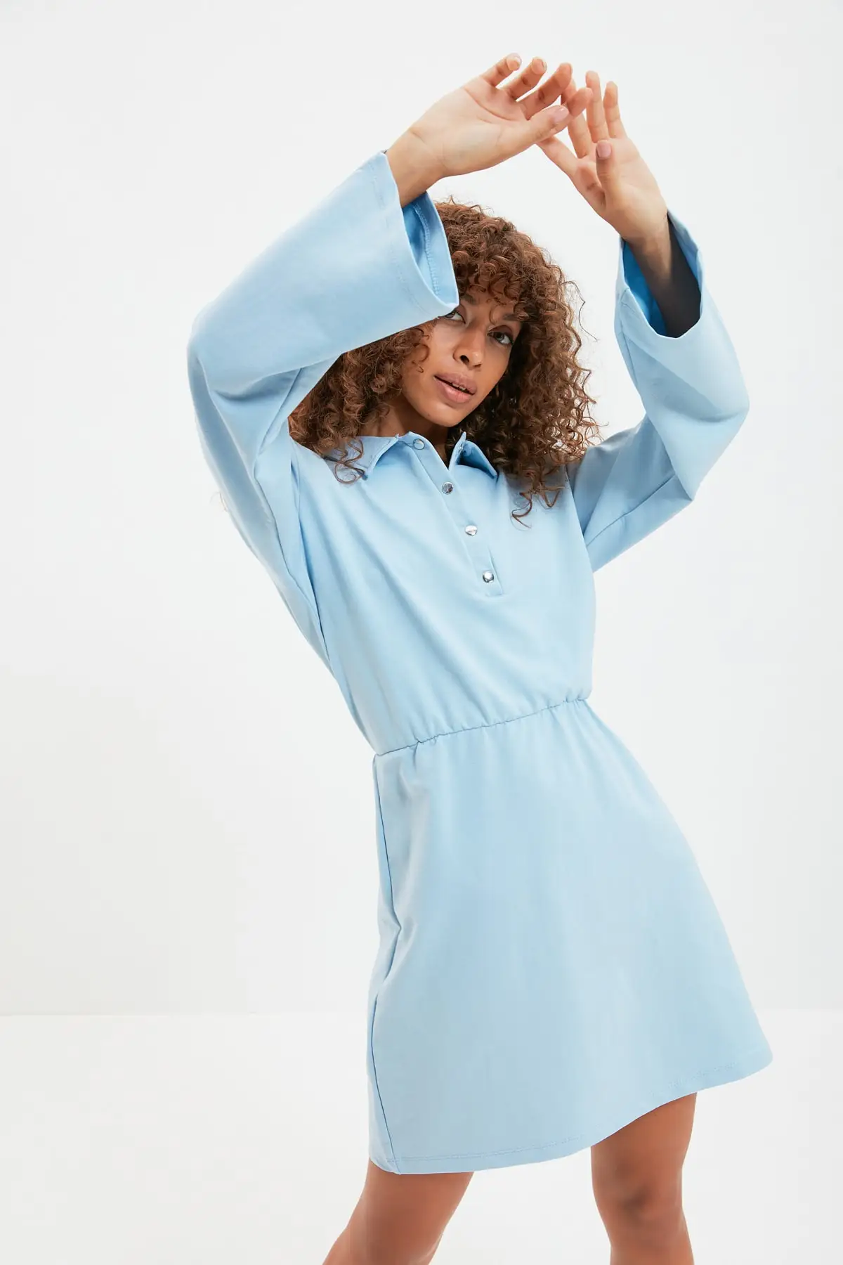 Облегающее трикотажное платье-поло с воротником-поло TWOAW22EL0090