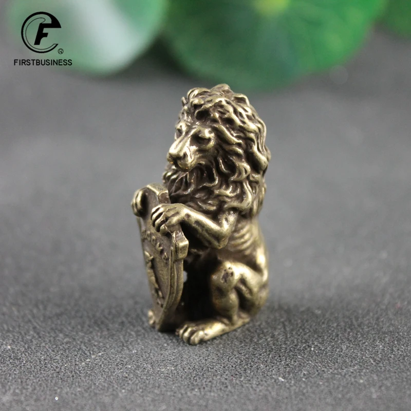 Античная бронза Добро пожаловать Shiled Lion статуя короля домашние украшения фэн-шуй счастливый медный Лев миниатюрные фигурки украшения для стола (art.: 3920bc72fb976) - 3920bc72fb976