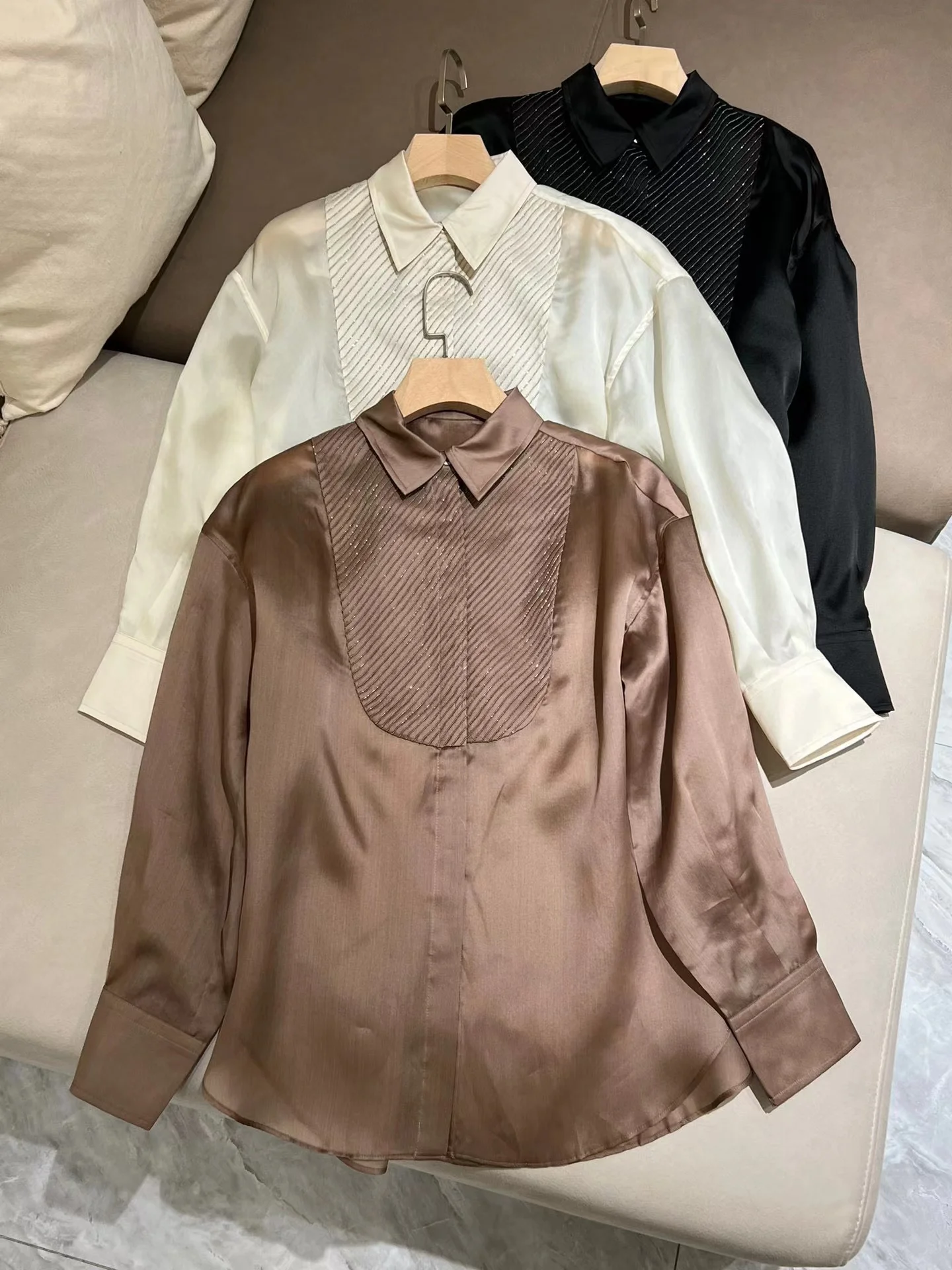 Рубашка из чистого шелка с изысканной отделкой