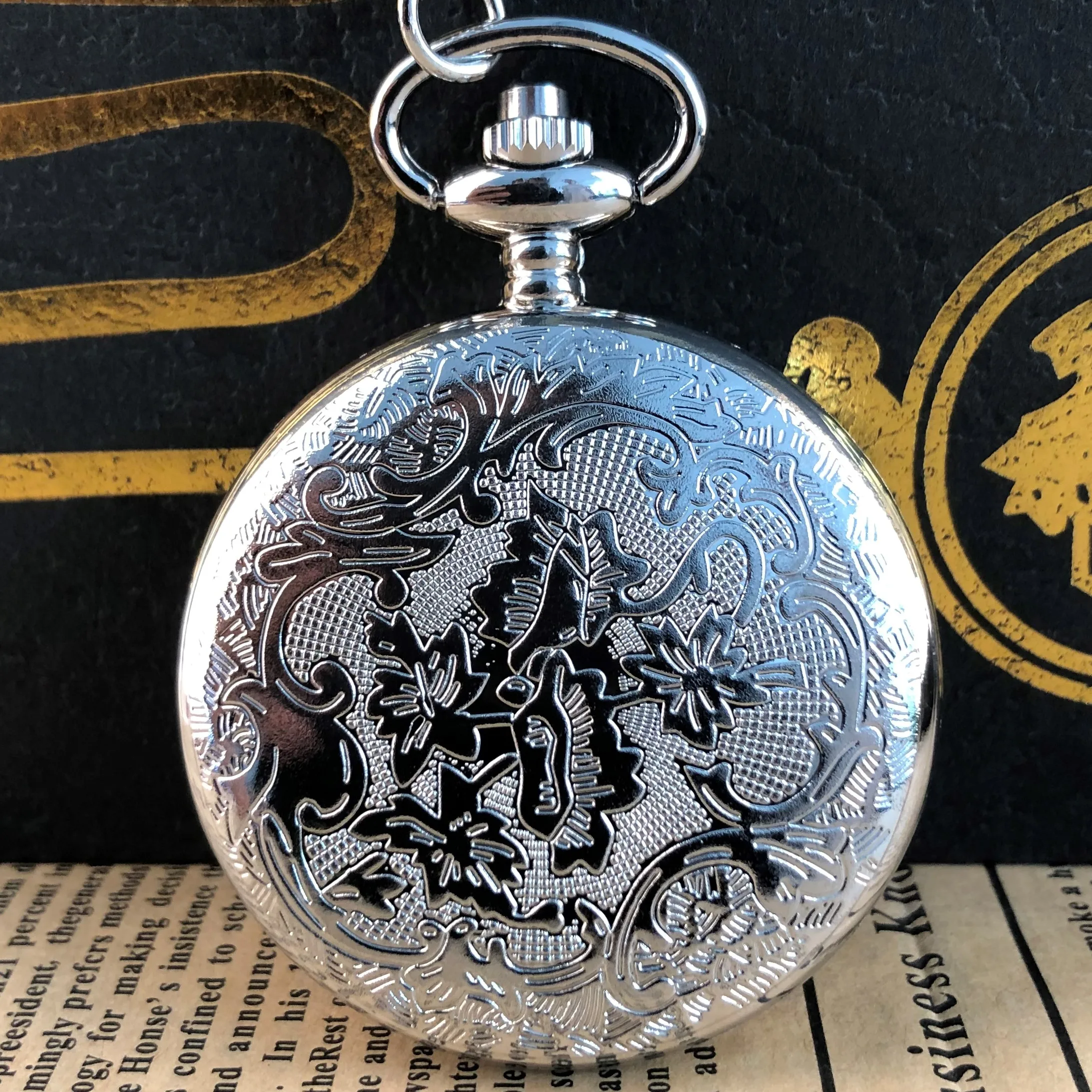 Рисунок 5 - Классические Серебристые кварцевые карманные часы