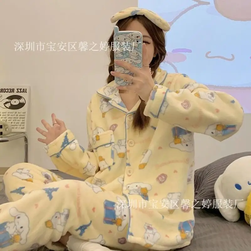 Фото Пижама Sanrio из кораллового флиса для женщин, теплая зимняя домашняя одежда с мультяшным принтом, уютная одежда для сна, милый кавайный модный комплект для сна №1