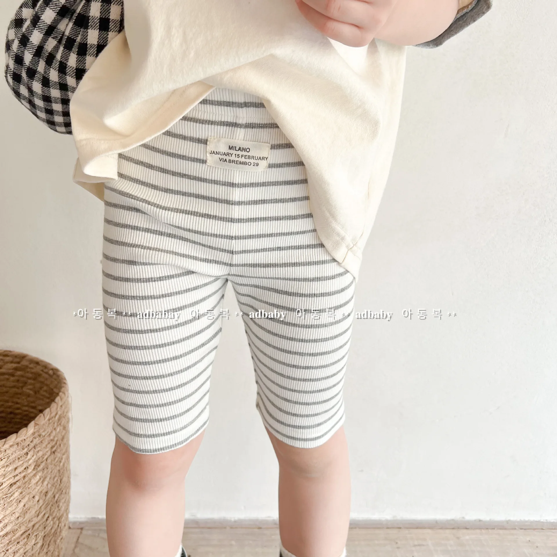 

Kid Girl Striped Thin Shorts 2023 New Baby Outfits Boy Children Cotton Casual Mid Pants Infant Fashion Trousers Toddler Clothes