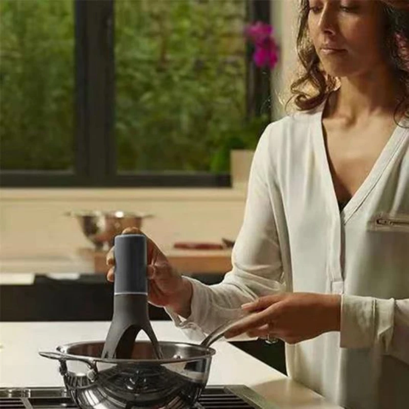 

Полуавтоматический инструмент для смешивания крема, удобный и практичный автоматический треугольный миксер