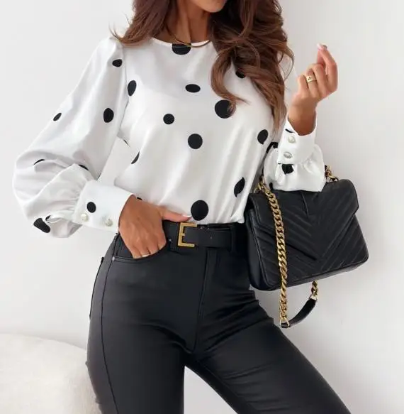 Рисунок 4 - Женская футболка