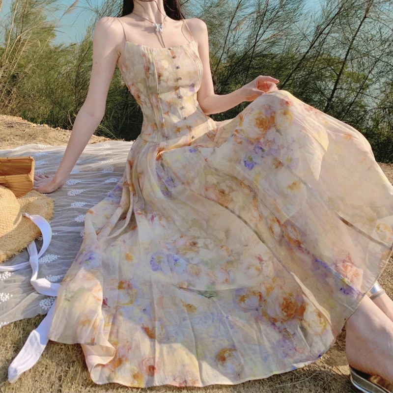 

Летнее шифоновое платье с цветочным принтом