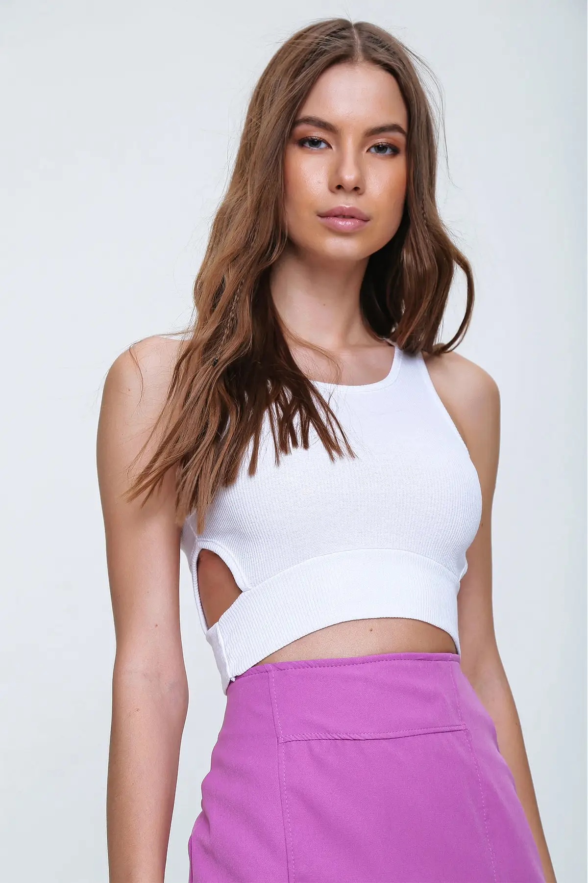 

Women White Low-Cut Crop Camisole Blouse STANDARD, Cotton, Sporty, Stylish, Special, Daily, Kombin. Casual, Party Fun