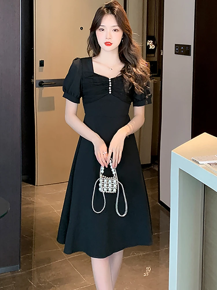 Женское офисное платье средней длины черное элегантное белое с квадратным