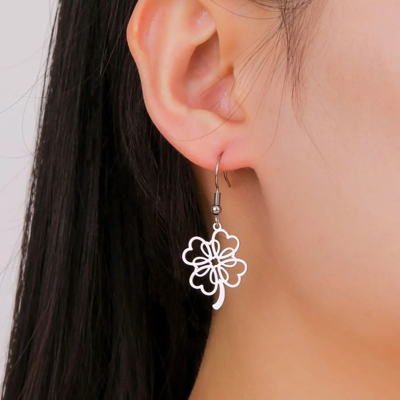 Серьги в виде пятилистного клевера LIKGREAT