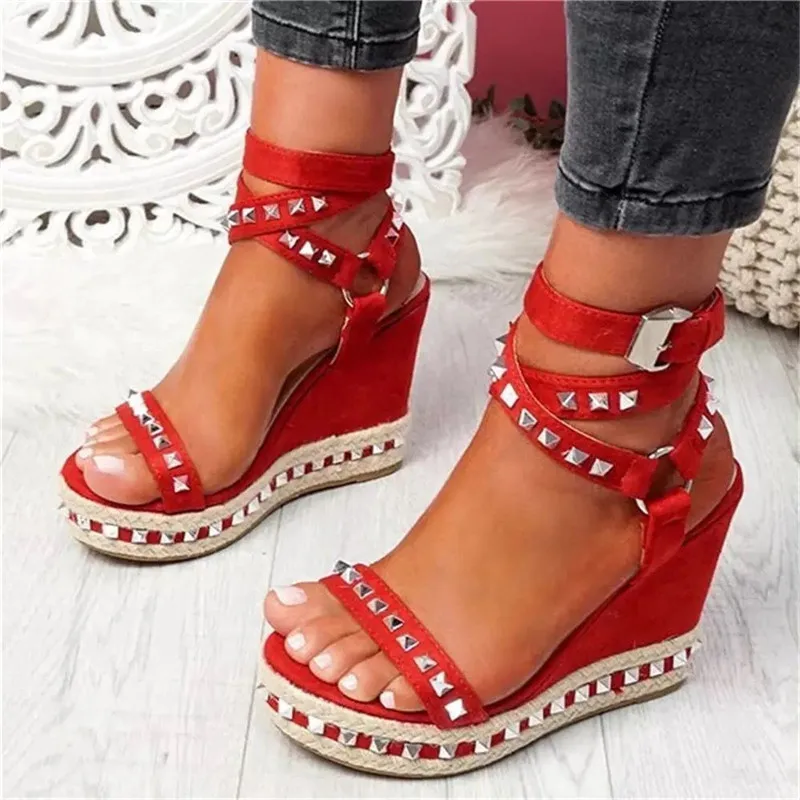 

Summer New Flat Platform Wedge Sandals Fashion Rivet Decor Shoes Women Big Size Casual Thick Sole High Heels Ladies Sandals 2022
