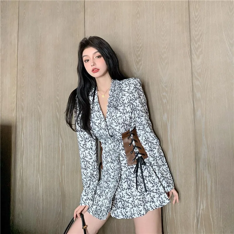 

Make firm offers temperament v-neck fake two piece suit jacket to waist belt bump broken beautiful dress
