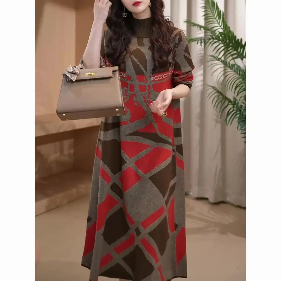 Женское трикотажное платье