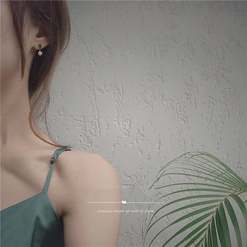 

925 Sterling Silver French Simple Emerald Pearl Earrings Women Light Luxury Temperament Wedding Jewelry Girlfriend Gift
