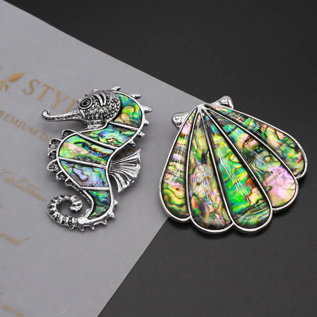 

Natural Freshwater Abalone Shellfish White Shellfish Seahorse Shaped Pendant Jewelry Summer Beach DIY Necklace Accessory Gift