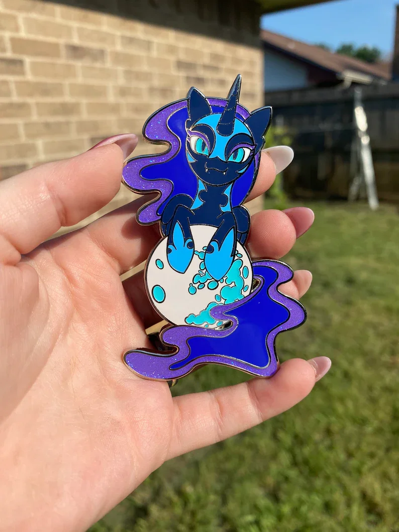 

Nightmare Moon Enamel Pin 3cm