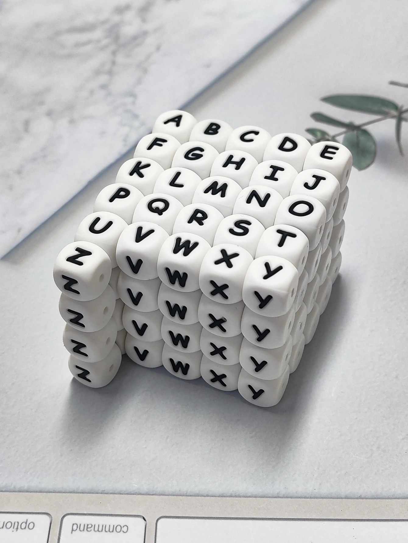 Силиконовые бусины с буквами 12 мм