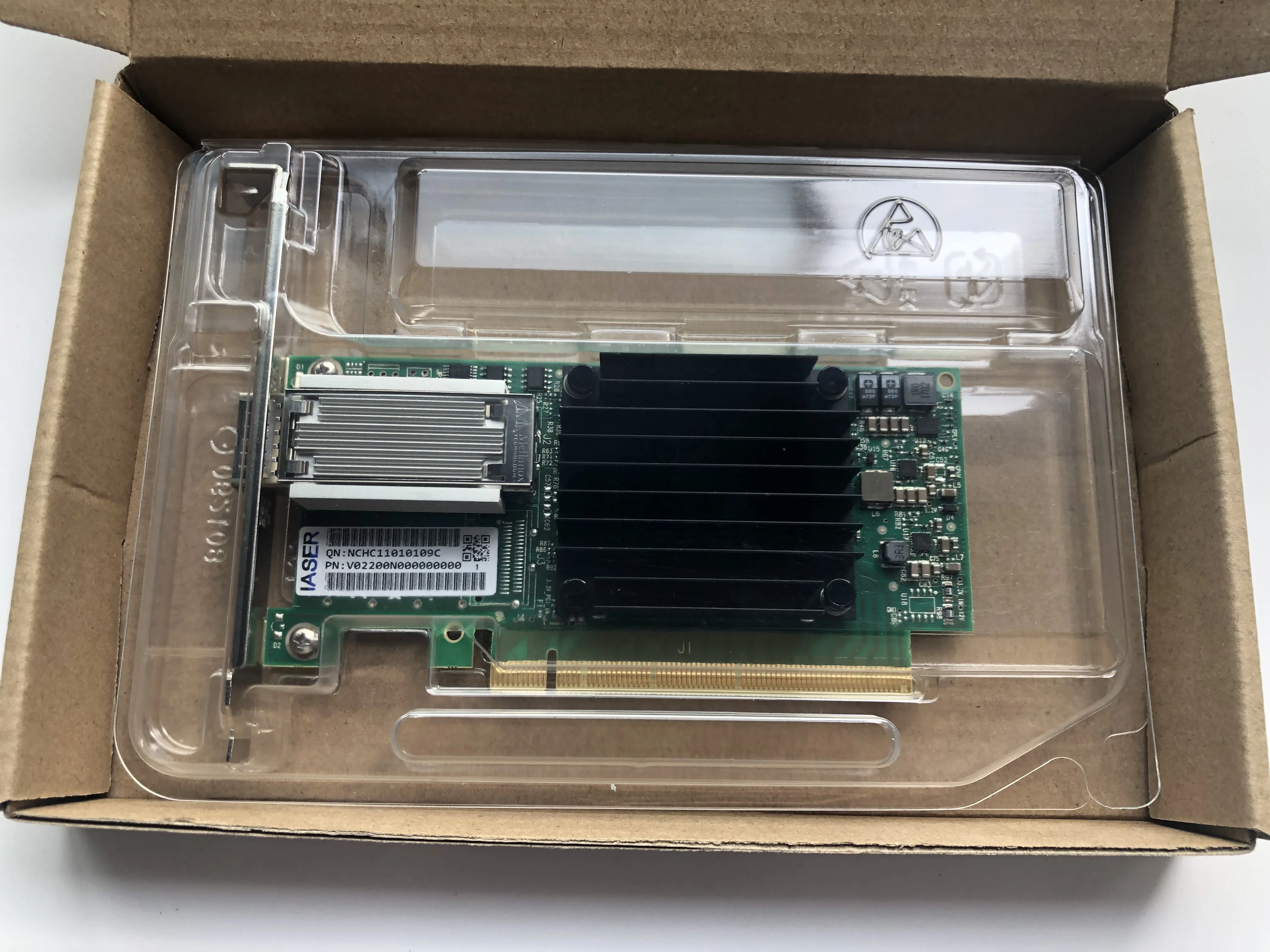 Оригинальная оптоволоконная сетевая интерфейсная карта Mellanox Ethernet 100G MCX415A-CCAT с
