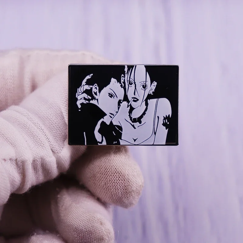 Брошь в виде знака Осаки и Рена с булавкой