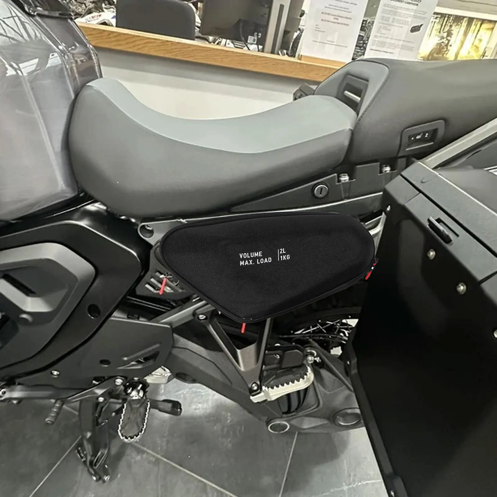 Фото Боковые карманы для мотоциклов BMW R 1300 GS Adventure 2024-2025: надежные и водонепроницаемые, для крепления на крышу. №3