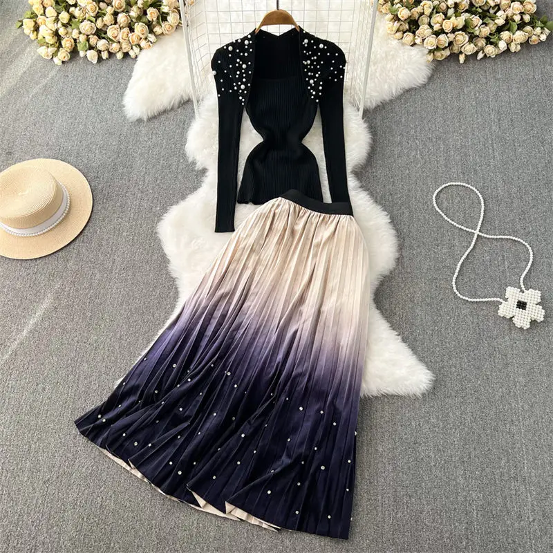

Vintage Style Square Neck Beaded Long Sleeve Knitwear Two Piece Set High Waist Gradient Pleated Velvet Skirt Suit Outfit T891