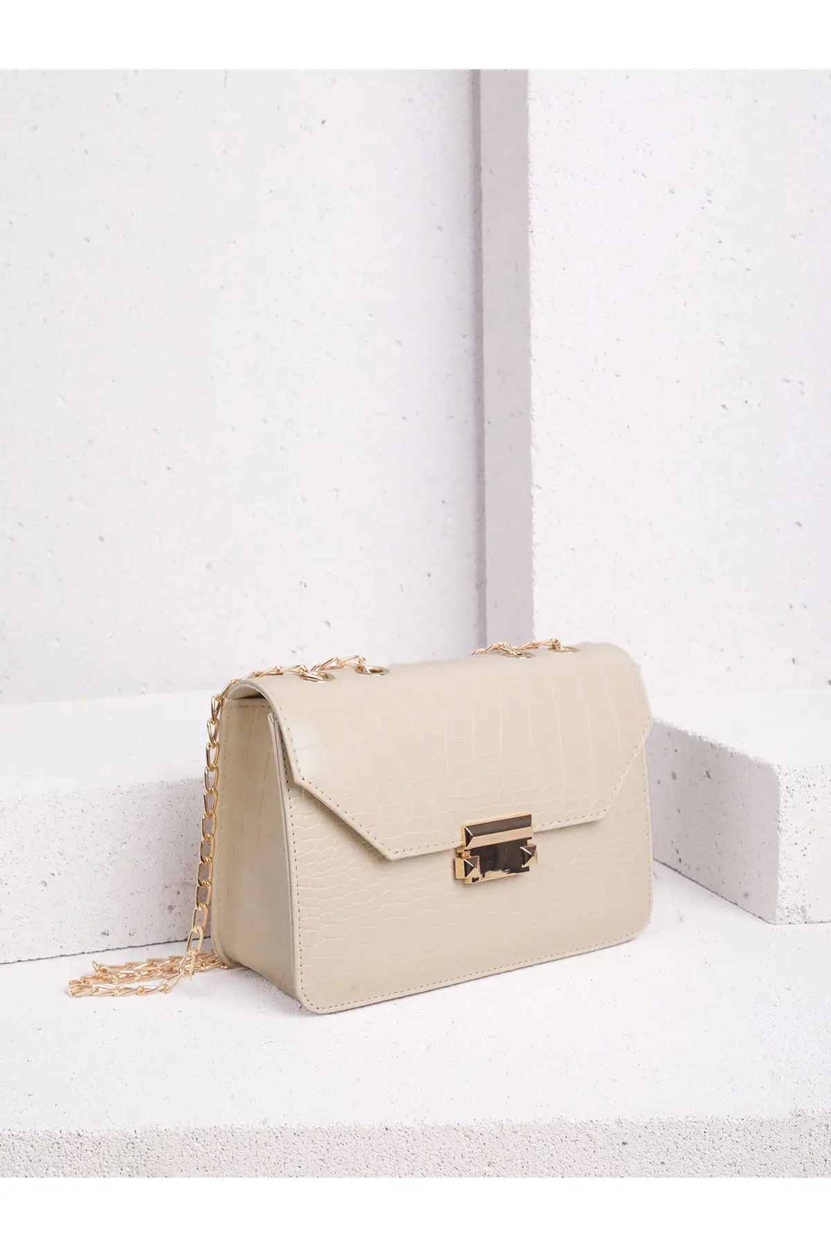 

Women cream crochet chain bag C160