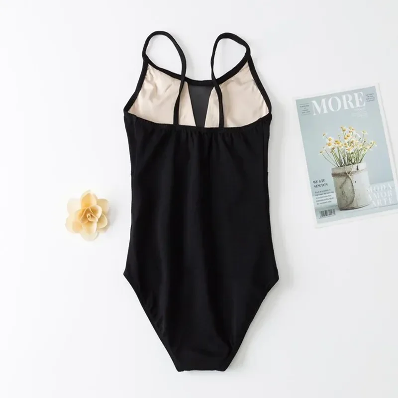 Женская гимнастическая майка на лямках