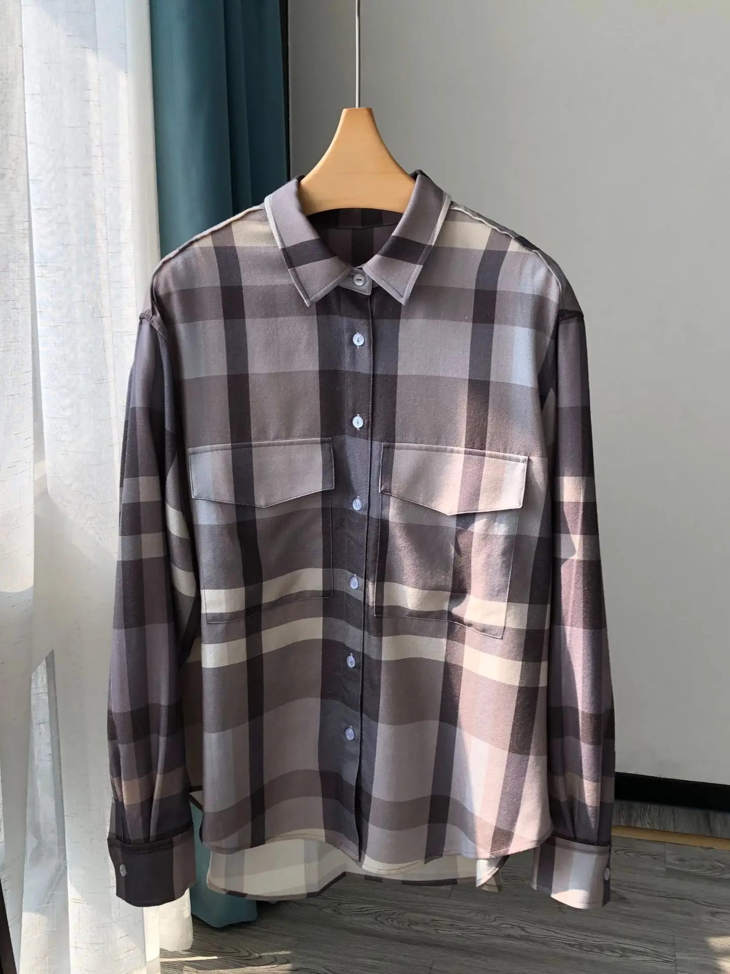 

Женская клетчатая рубашка из 100% шерсти с отложным воротником и длинными рукавами, свободная Повседневная Блузка с двойными карманами, Дамская рубашка