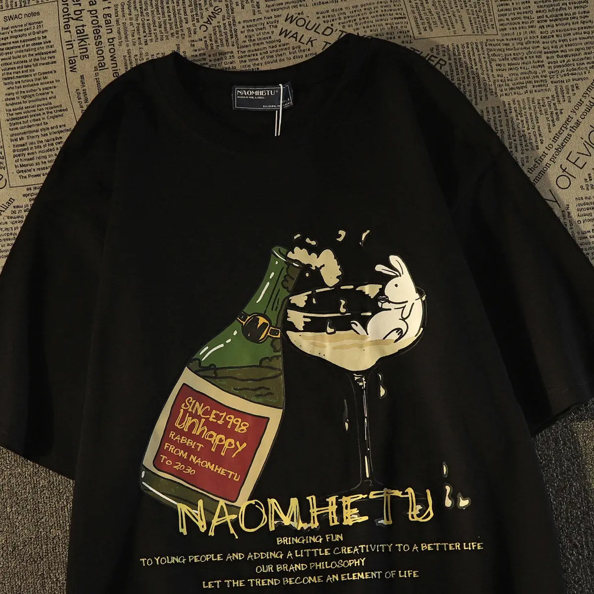 

American retro trend rabbit print graphic T-shirt for men and women summer round neck street hip-hop couple short sleeved top