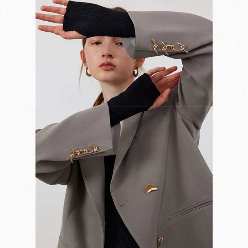 Рисунок 6 - Женский блейзер с воротником с лацканами