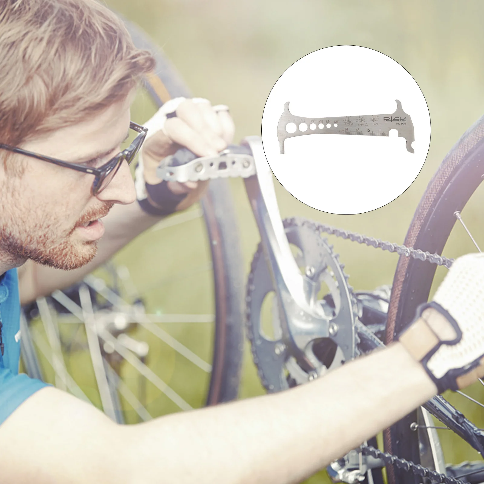 

Three-in-one Bike Chain Checker Chain Wear Indicator Tool Carbon Steel Measuring Tool Gauge Silver Bicycle accessory